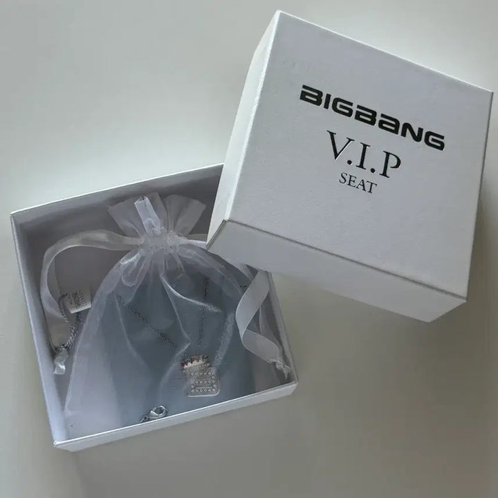 [BUNJANG] Big Bang VIP Swarovski Necklace / 빅뱅 vip 스와로브스키 목걸이 일본
