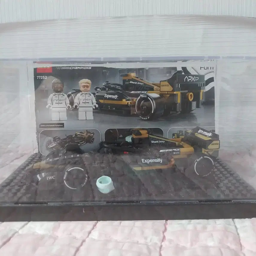 [BUNJANG] LEGO Speed Champions 77252 F1 Movie Formula Car Display Set / 레고 스피드챔피언 포뮬러 77252 F1무비 완성품+장식장