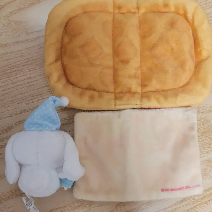 [BUNJANG] Sanrio Cinnamoroll Waffle Series Plush Doll / 산리오 시나모롤 인형 산리오 골라담는 와플 시리즈 판매