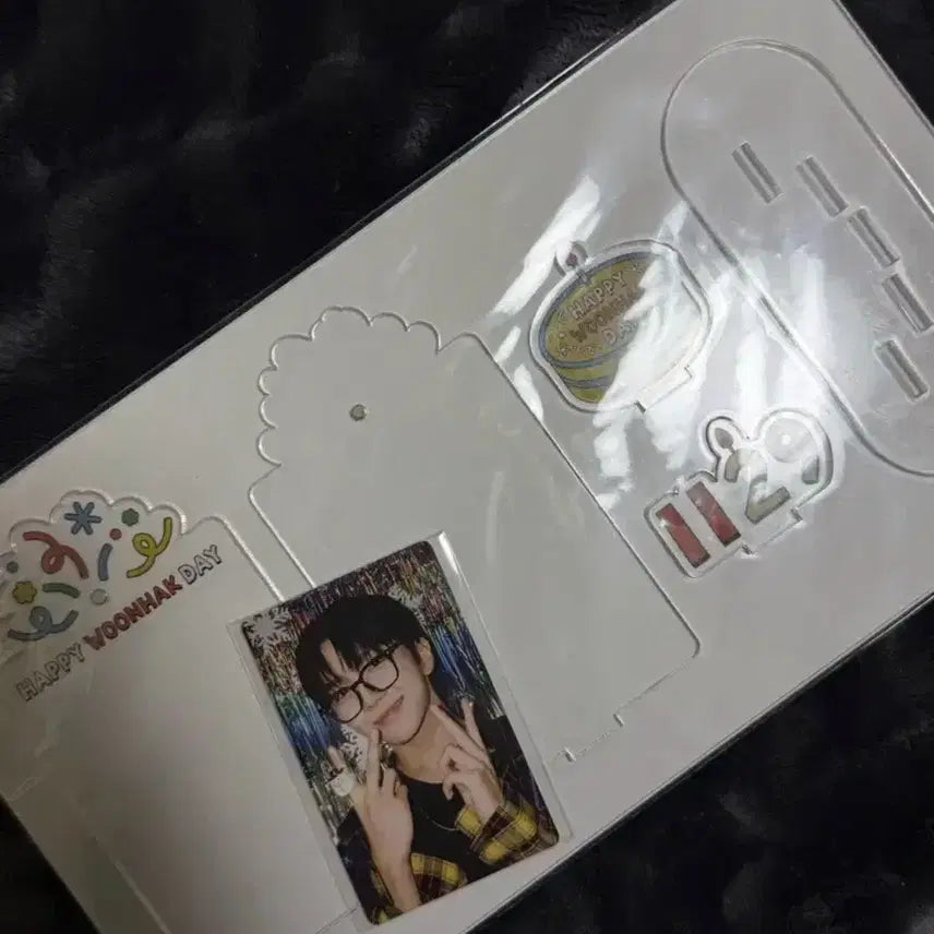 [BUNJANG] BOYNEXTDOOR Woonhak Birthday Photocard Stand Set / 보넥도 보이넥스트도어 운학 생일 포카 스탠드 세트