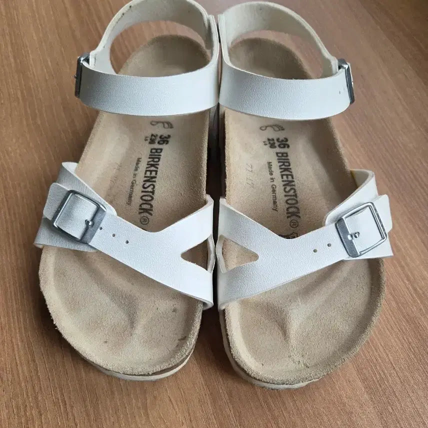 [SOLD OUT] 버켄스탁 리오 화이트 여성 샌들 230