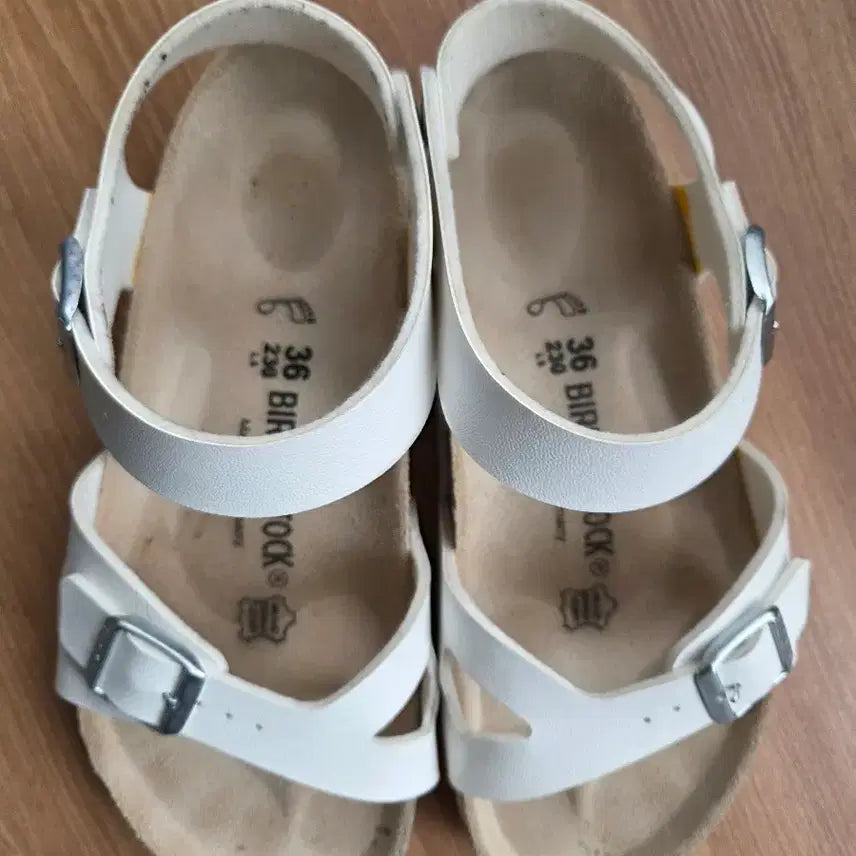 [SOLD OUT] 버켄스탁 리오 화이트 여성 샌들 230