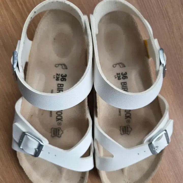 [SOLD OUT] 버켄스탁 리오 화이트 여성 샌들 230