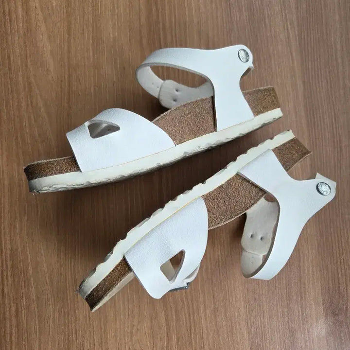 [SOLD OUT] 버켄스탁 리오 화이트 여성 샌들 230