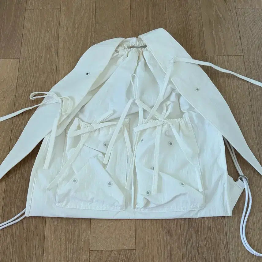 [BUNJANG] NewJeans Collet String Bag White Butterfly Bag / 뉴진스 꼴레 스트링백 흰색 화이트 가방 나비 가방