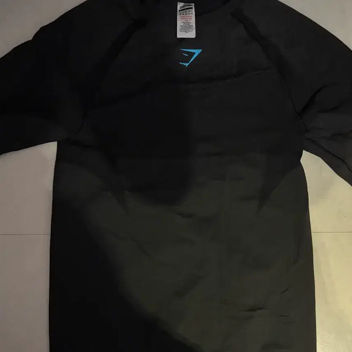 [BUNJANG] Gymshark Shadow Long Sleeve (Blue Logo) L / 짐샤크 gymshark 쉐도우 롱슬리브(블루로고) L