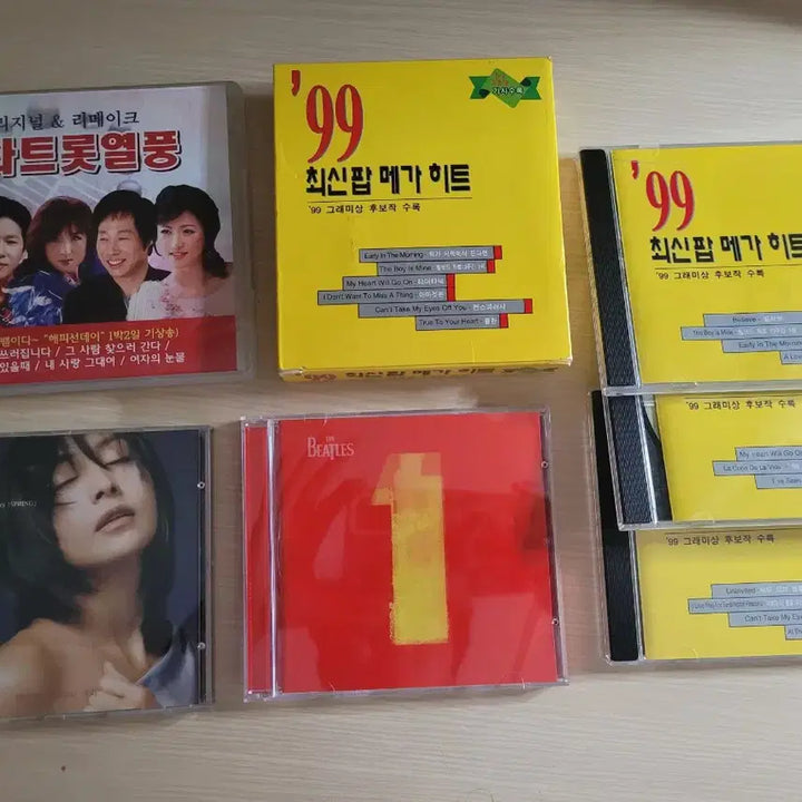 [BUNJANG] The Beatles, Pop, Trot, and Korean Music CDs - Bundle of 10 / 음악 시디 cd 비틀즈 팝송 가요 트로트 10장과 영화 DVD 등 14개