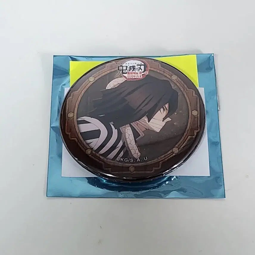 [SOLD OUT] 귀멸의 칼날 무한성편 57mm 캔뱃지(이구로 오바나이)