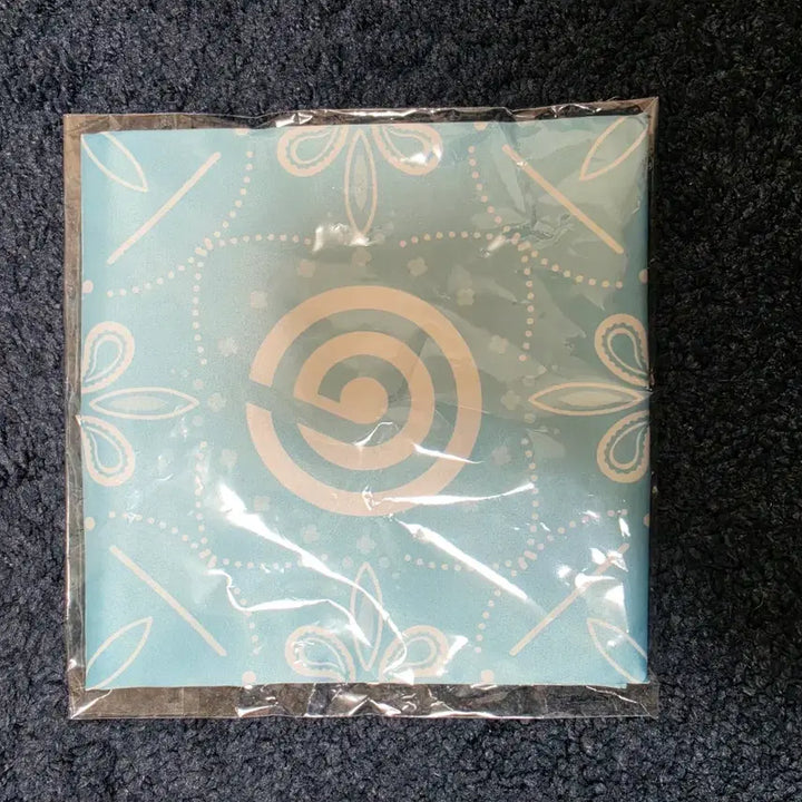 [BUNJANG] Day6 The Decade Japan MD Bandana / 데이식스 더데케이드 일본 md 반다나 판매합니다