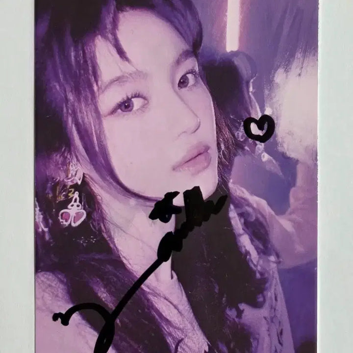 [BUNJANG] NewJeans Danielle Autographed Photocard / 뉴진스 다니엘 친필 싸인 포카 포토카드