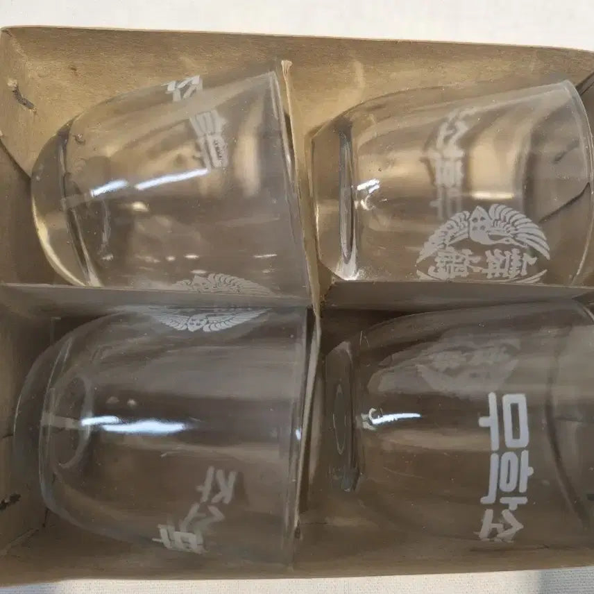 [BUNJANG] Vintage Muhak Soju Shot Glass Set (4pcs) / 빈티지 미사용 1970~1980년대 무학소주 소주잔 1박스( 4개 )