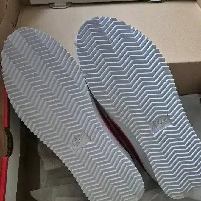 [BUNJANG] Nike Cortez Sneakers (250mm) - Brand New / 나이키 코르테즈 250 (정품 새상품)