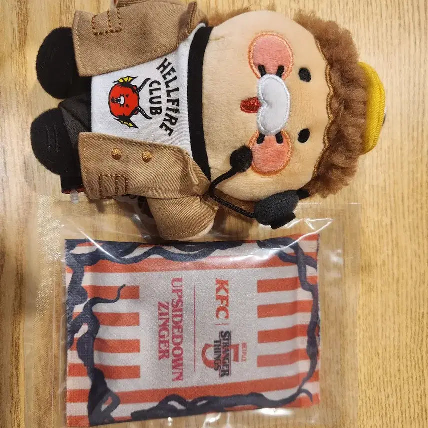 [BUNJANG] Kakao Friends Stranger Things Dustin Chun-Sik Plush Doll / 기묘한이야기 스띵 카카오프렌즈 춘식이 더스틴 인형