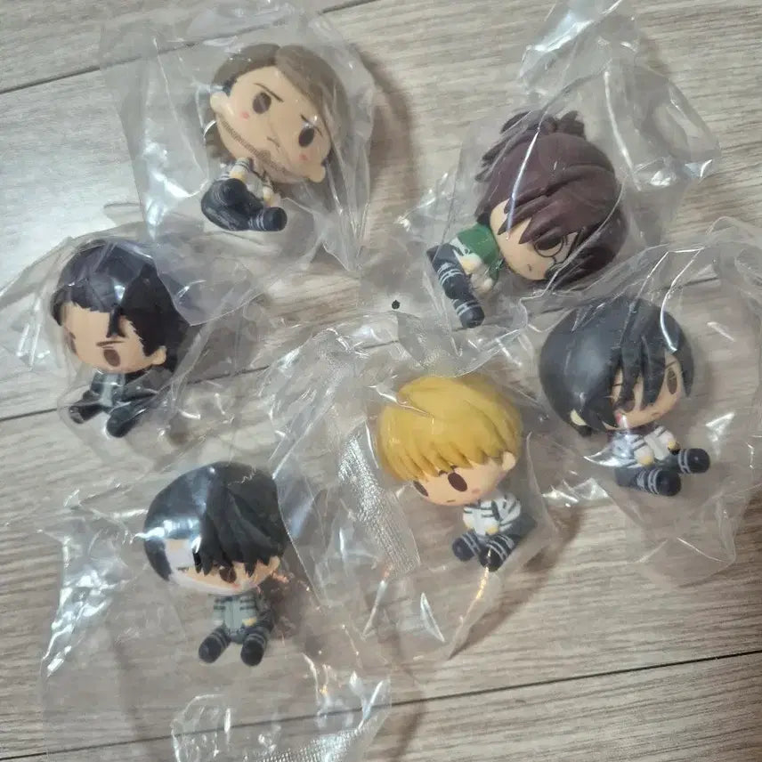 [BUNJANG] Attack on Titan Chocokko 6-Piece Bundle Set / 진격의거인 H상 초코노코 6종 일괄판매