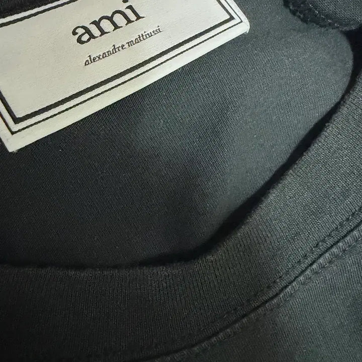 [SOLD OUT] 아미 스몰 하트 반팔 티셔츠 블랙