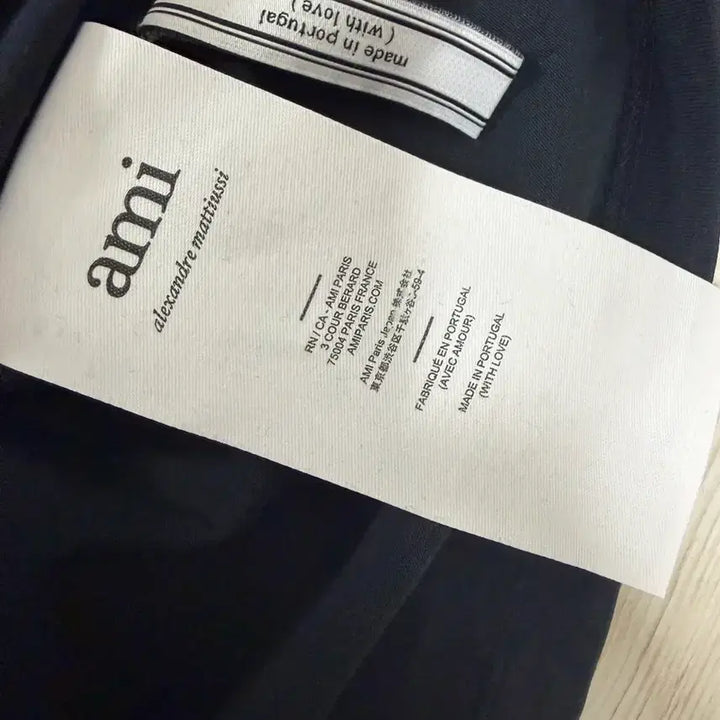[SOLD OUT] 아미 스몰 하트 반팔 티셔츠 블랙