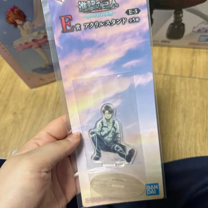 [BUNJANG] Attack on Titan Levi Ackerman Ichiban Kuji A-Prize Acrylic Stand / 진격의거인 E상 리바이 아크릴
