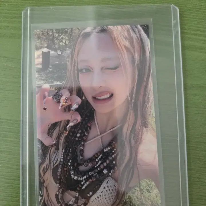 [BUNJANG] Le Sserafim Huh Yunjin Boomphala Event Photocard / 르세라핌 허윤진 붐팔라 공방 포카