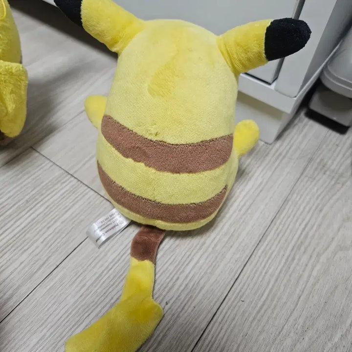 [BUNJANG] Nintendo Classic Pikachu Plush Doll / 고전포켓몬스터인형 고전피카츄인형 닌텐도 포켓몬센터 토미tomy