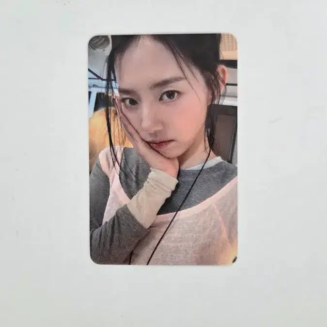 [BUNJANG] I.O.I Kim Sohye Music Core Studio Photocard / 아이오아이 I.O.I 김소혜 음악중심 공방 포카 포토카드