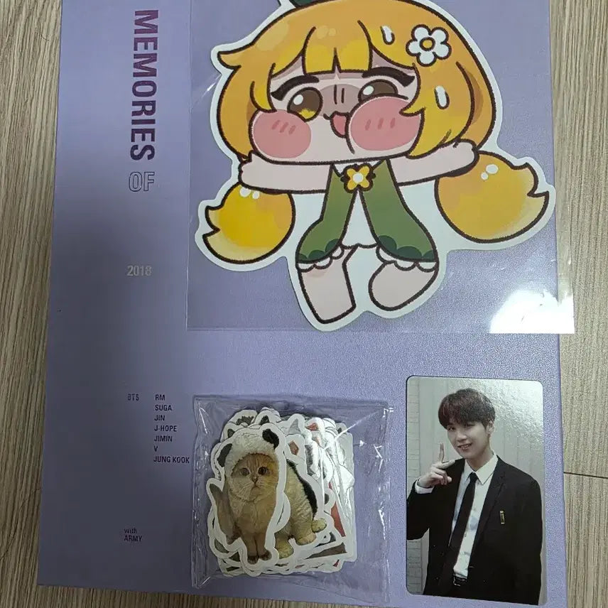 [BUNJANG] BTS Memories 2018 DVD Suga Photocard &amp; Cat Sticker Set / 방탄소년단 메모리즈 2018 DVD /슈가 포카,고양이 스티커/새제품