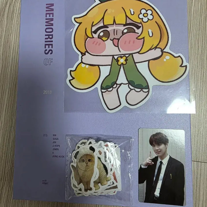 [BUNJANG] BTS Memories 2018 DVD Suga Photocard &amp; Cat Sticker Set / 방탄소년단 메모리즈 2018 DVD /슈가 포카,고양이 스티커/새제품