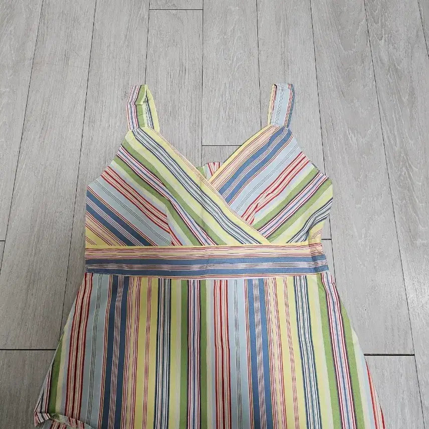 [BUNJANG] Stripe Strap Sleeveless Blouse / 줄무늬 끈 나시 블라우스