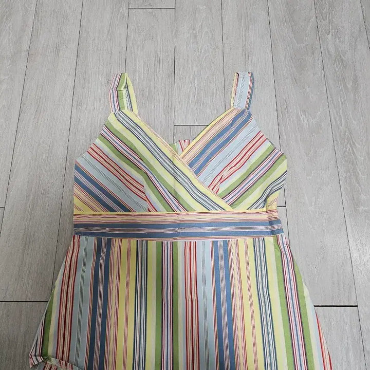 [BUNJANG] Stripe Strap Sleeveless Blouse / 줄무늬 끈 나시 블라우스