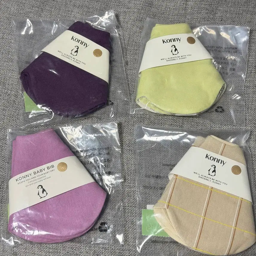 [BUNJANG] Cony Reversible &amp; Rolling Baby Bib (Sealed) / ( 미개봉 새상품 )코니 턱받이 리버서블턱받이 롤링턱받이