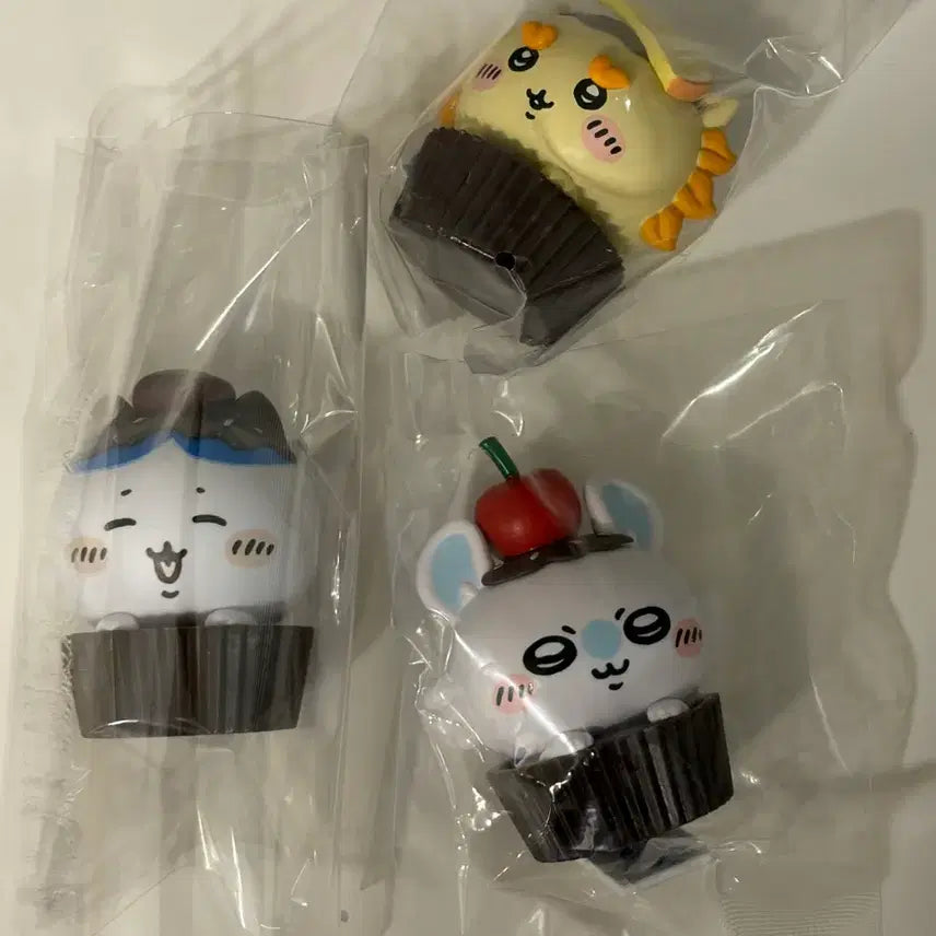 [BUNJANG] Chiikawa Monzachui Monitor Random Figure Set (Hachiwale, Shisa, Momonga) / 치이카와 먼작귀 모니터 랜덤 피규어 하치와레 시사 모몽가