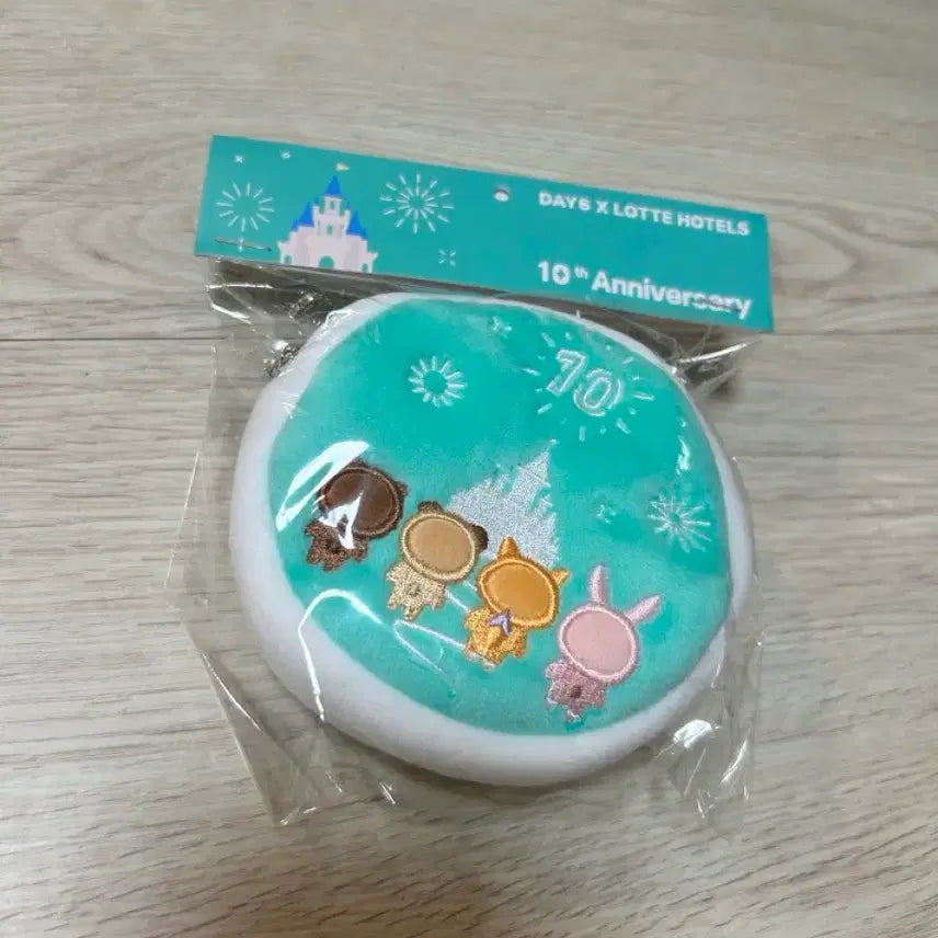 [BUNJANG] Day6 Lotte Hotel Pouch Sealed / 데이식스 롯데호텔 파우치 미개봉