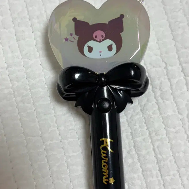 [BUNJANG] Kuromi Heart Lightstick Black Ribbon / 쿠로미 하트 응원봉 블랙 리본