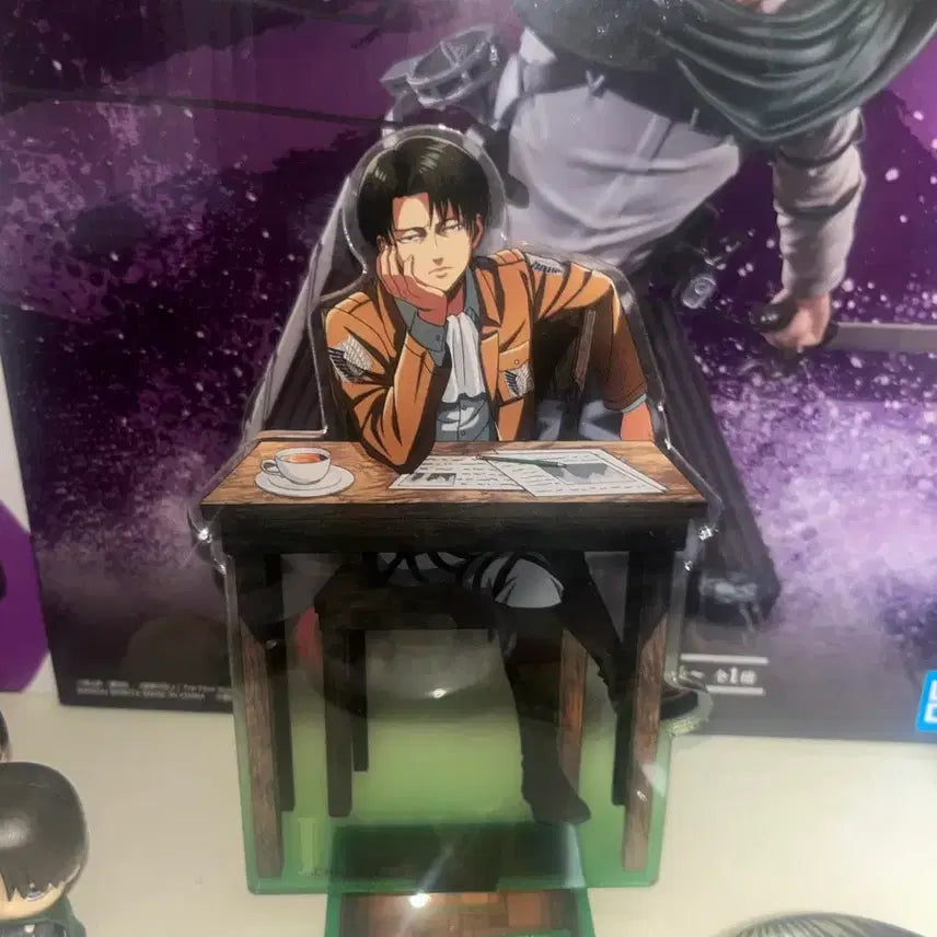[BUNJANG] Attack on Titan Levi Acrylic Stand / 진격의거인 리바이 아크릴스탠드 덤있음