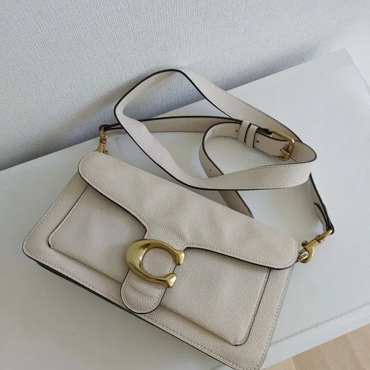 [BUNJANG] Coach Leather Crossbody Bag / 코치 크로스백
