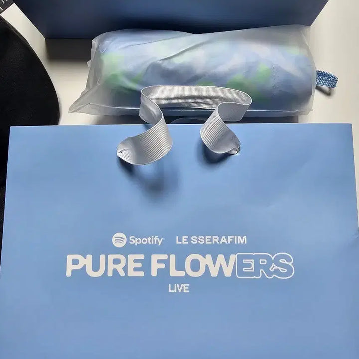 [BUNJANG] LE SSERAFIM Spotify PURE FLOW Exclusive Merchandise Bundle / 르세라핌 스포티파이 PURE FLOW 역조공 굿즈