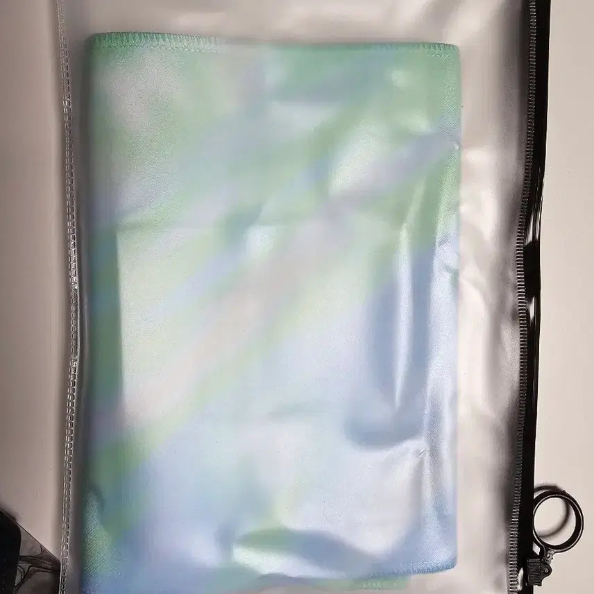[BUNJANG] LE SSERAFIM Spotify PURE FLOW Exclusive Merchandise Bundle / 르세라핌 스포티파이 PURE FLOW 역조공 굿즈