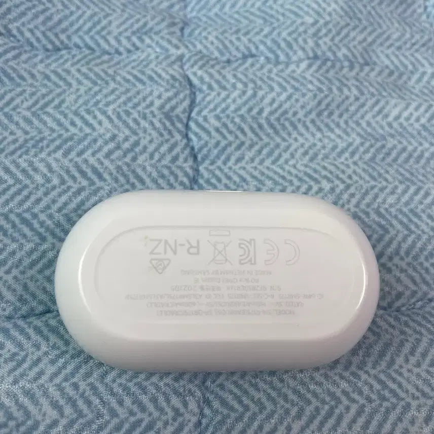 [BUNJANG] Samsung Galaxy Buds+ Wireless Bluetooth Earphones White / 갤럭시 버즈 플러스 화이트 블루투스이어폰