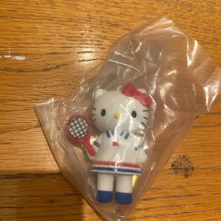 [BUNJANG] Hello Kitty Tennis Mascot Secret Charm / 헬로키티 테니스 마스코트 시크릿 챰