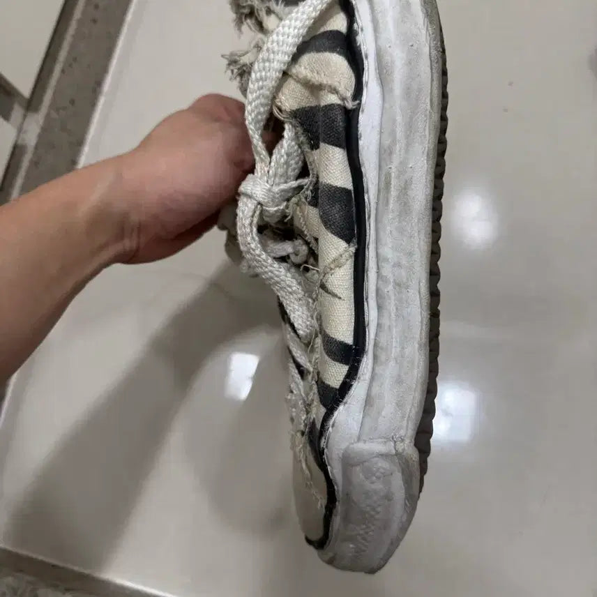 [BUNJANG] Mihara Yasuhiro Peterson Zebra Aoyama Limited Edition Sneakers / 미하라야스히로 피터슨 지브라 아오야마 한정