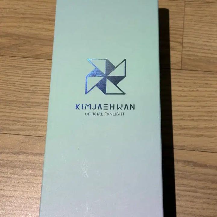 [BUNJANG] Wanna One Kim Jae Hwan Official Lightstick (Wind Stick) / 워너원 김재환 응원봉 윈드봉