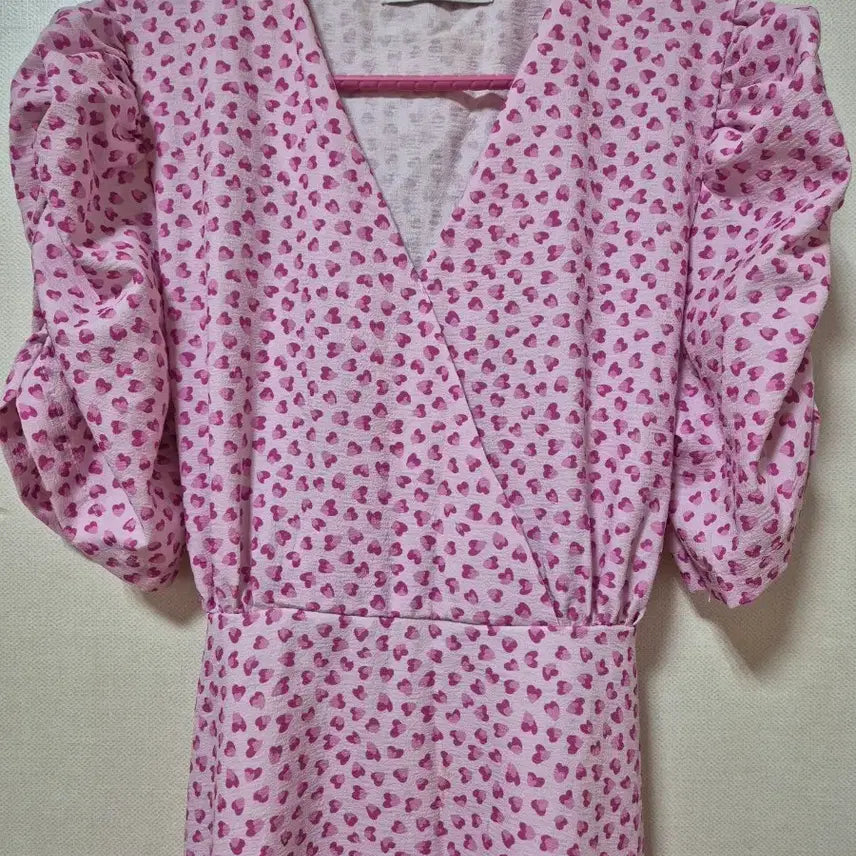 [BUNJANG] Pink Heart Pattern Puff Sleeve Dress / 새상품 핑크 하트패턴 퍼프 소매 원피스