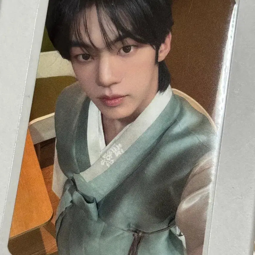 [BUNJANG] SEVENTEEN Woozi Hanbok Photocard / 도훈중심 도훈 한복 포카 양도합니다