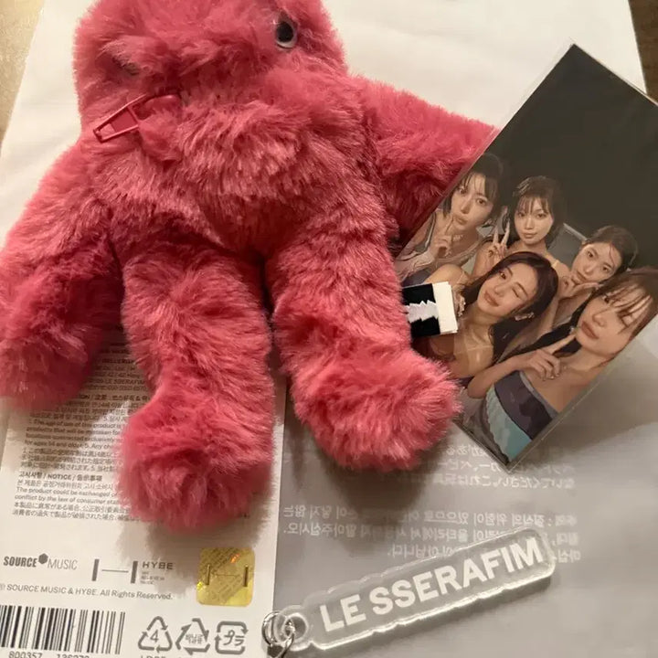 [BUNJANG] LE SSERAFIM Weverse Limited Edition Keychain + POB Photocard / 르세라핌 위버스 한정 키링 + 특전 포카 +서비스