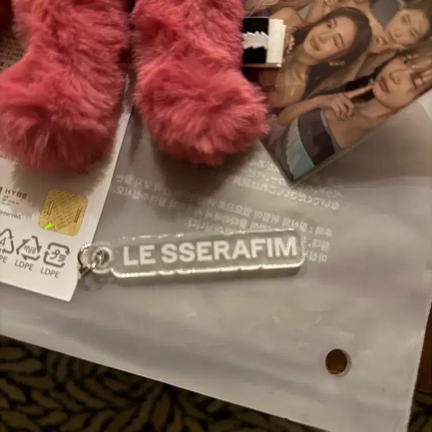 [BUNJANG] LE SSERAFIM Weverse Limited Edition Keychain + POB Photocard / 르세라핌 위버스 한정 키링 + 특전 포카 +서비스
