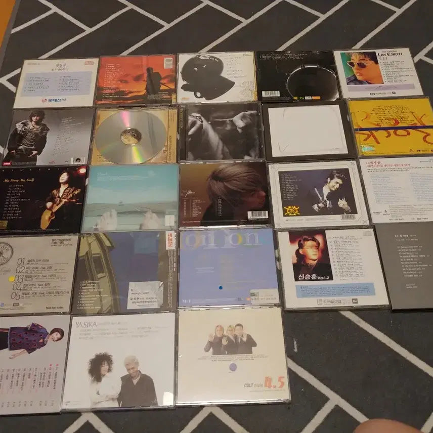 [BUNJANG] 90s K-Pop Compilation CDs (Vol. 1) / 가요 CD (변진섭, 김현정 등) 46장-1
