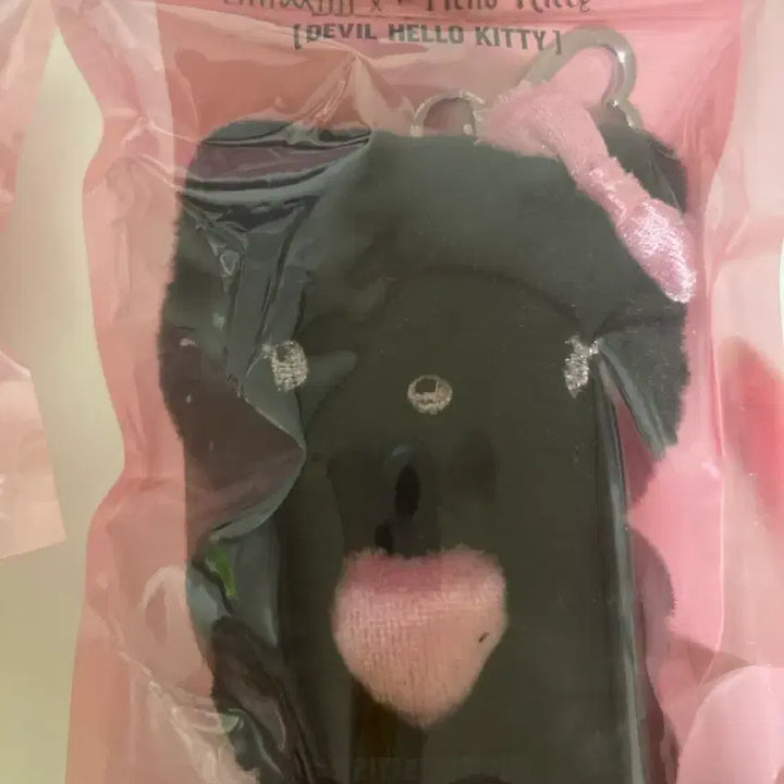 [BUNJANG] Fillimilli x Hello Kitty Devil Keyring / Fillimilli x 헬로키티 Devil 키링