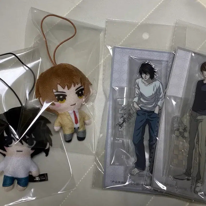 [BUNJANG] Death Note L, Light Yagami Acrylic Standee &amp; Plush Doll Bundle Set / 데스노트 엘 라이토 아크릴 스탠드 + 누이 인형 가챠 일괄