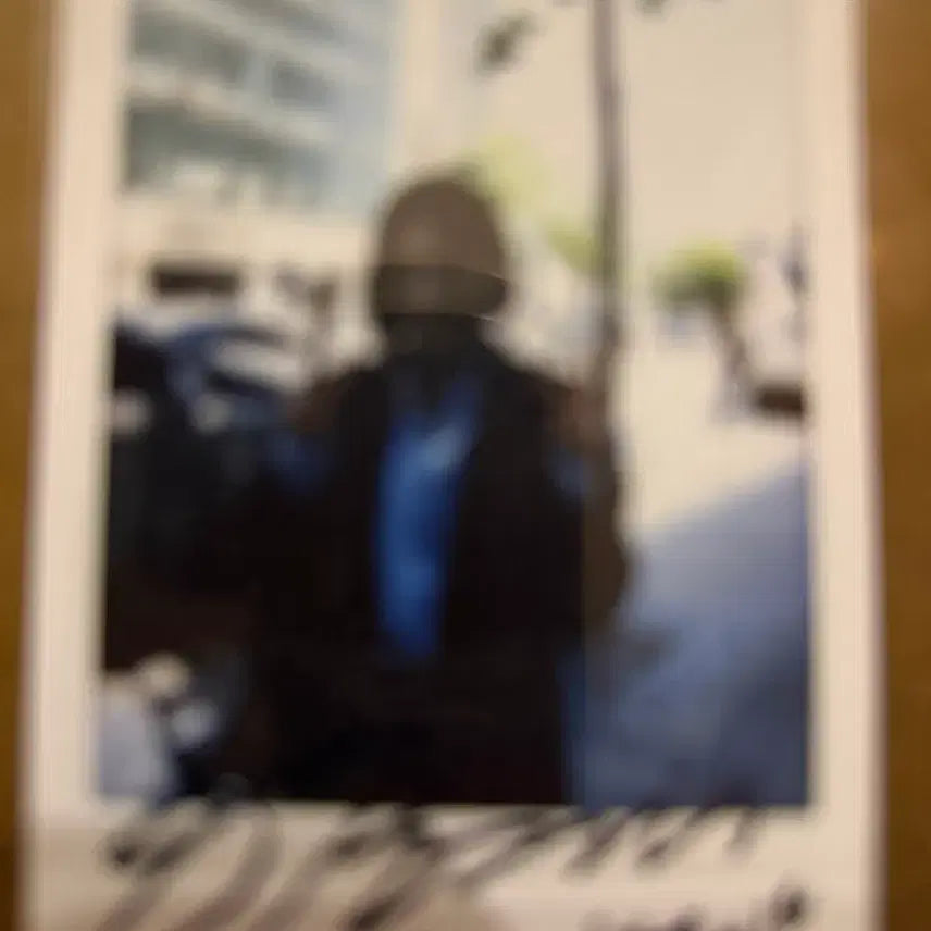 [BUNJANG] Lee Hyun Signed Polaroids / 모델 이현이 친필 싸인 폴라 260509