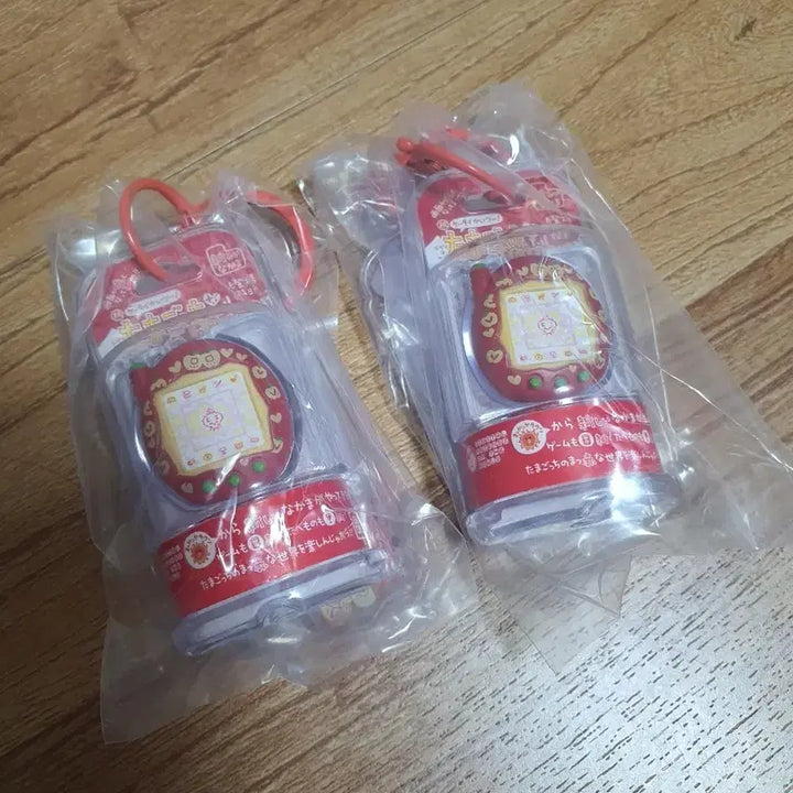 [BUNJANG] Tamagotchi Custom Keychain Red Package (Memechi/Mametchi) Sealed / (미개봉)다마고치 커스텀 키링 레드 패키지 메메치 메멧치 판매합니다~