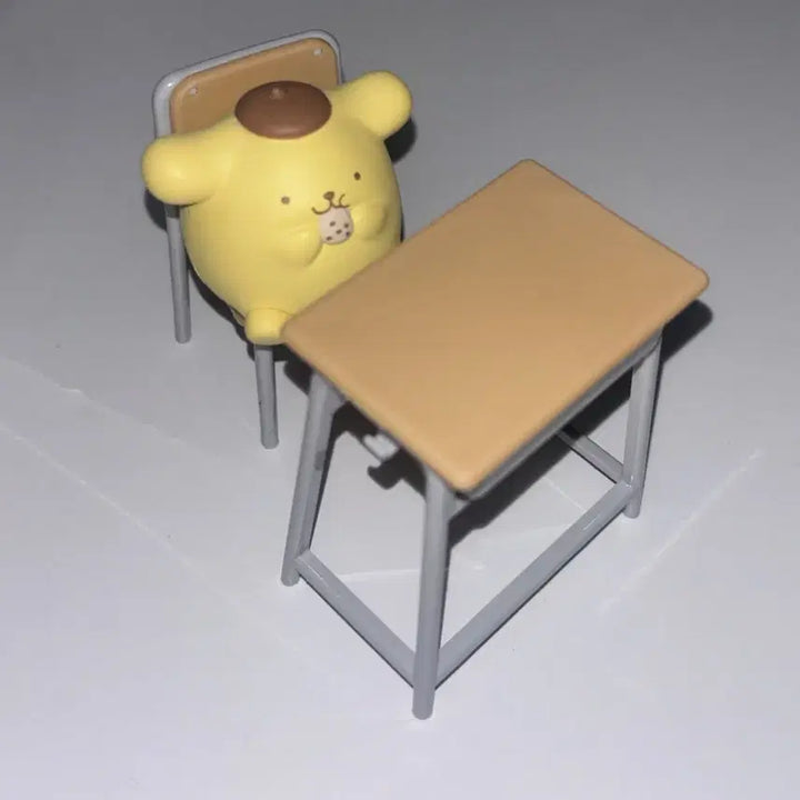 [BUNJANG] Seria Miniature School Desk Chair Figure Ornament (Sealed) / (미개봉) 일본 세리아 미니어처 학교 책상 의자 피규어 장식 소품